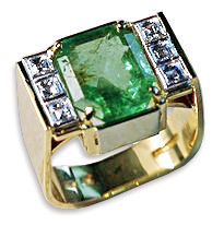 Emerald && Diamond Ring