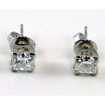 Aksh Solitaires Real Diamonds Party Wear Diamond Stud Earring 3450 Gm 16  Kt